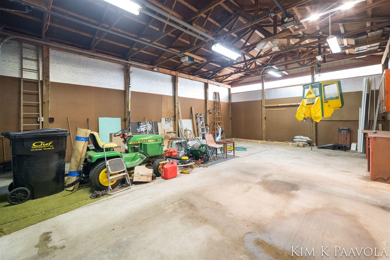 916 James Street, Plainwell, MI, 49080-1816