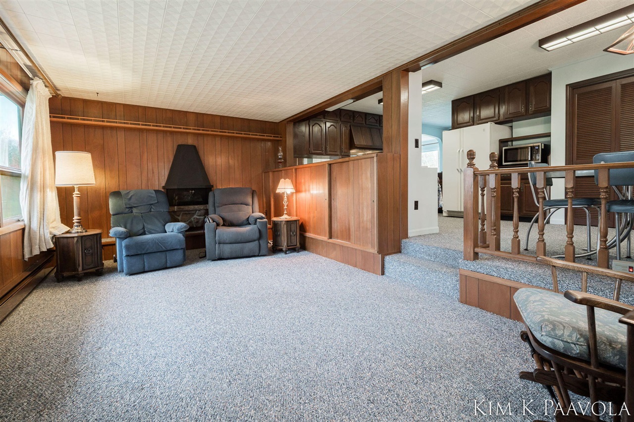 916 James Street, Plainwell, MI, 49080-1816