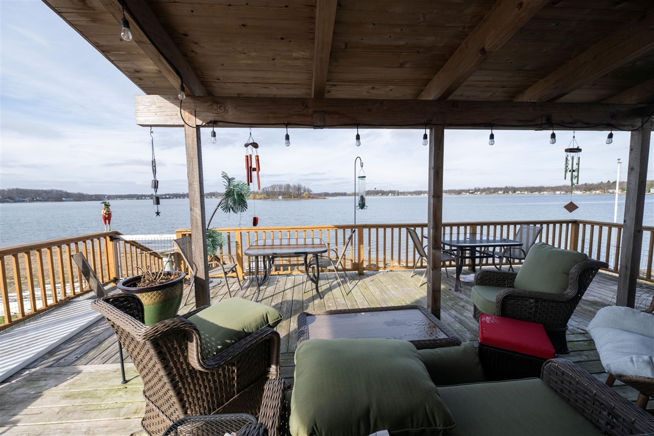 7258 S Crooked Lake Drive, Delton, MI, 49046