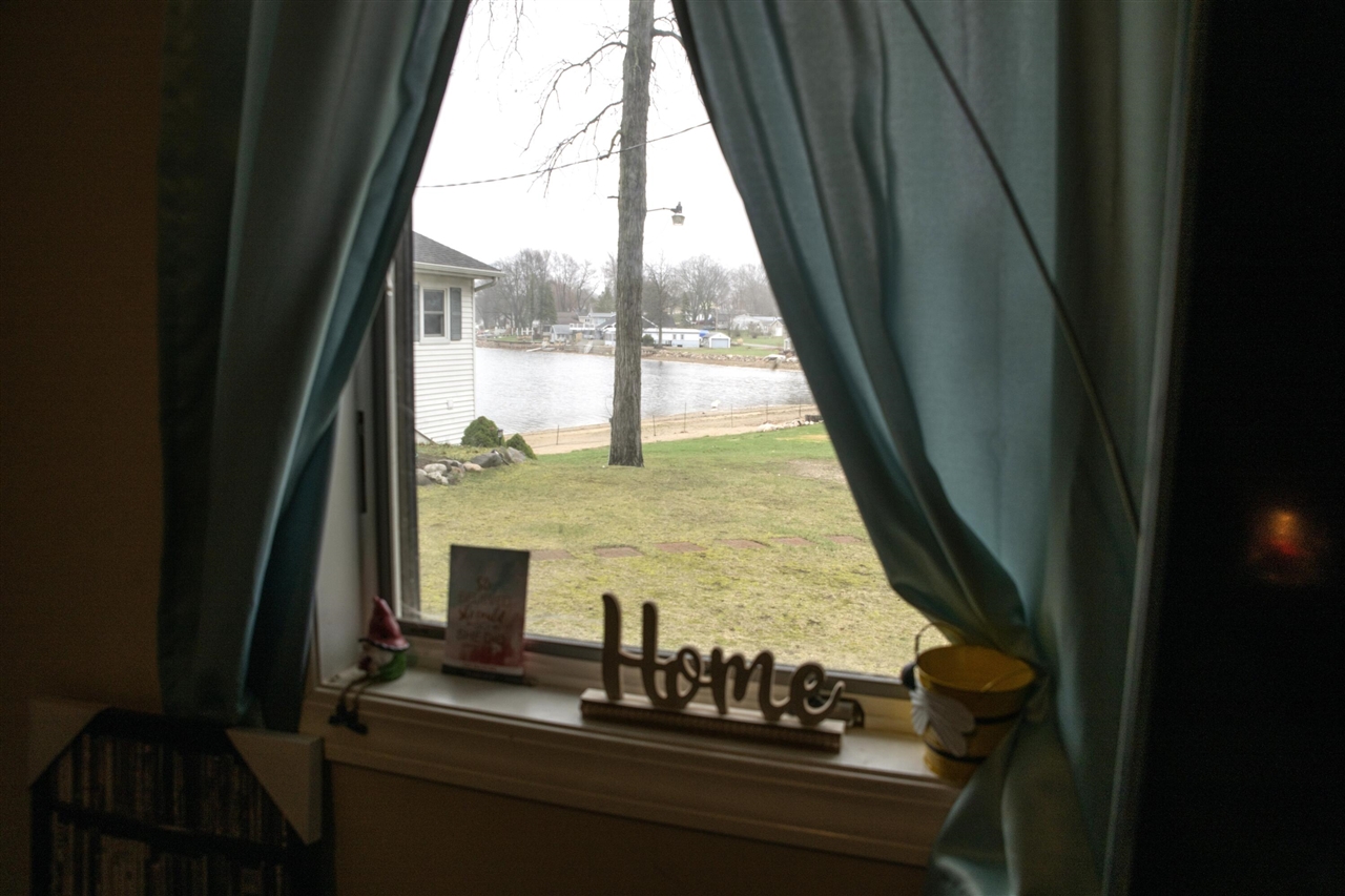 7258 S Crooked Lake Drive, Delton, MI, 49046