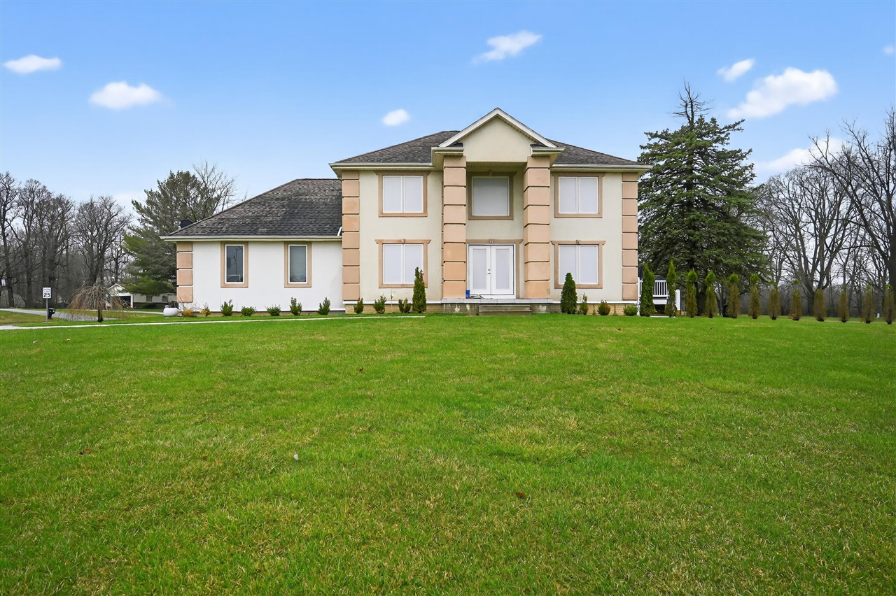 5012 Forest Side Drive, Flint, MI, 48532-2326