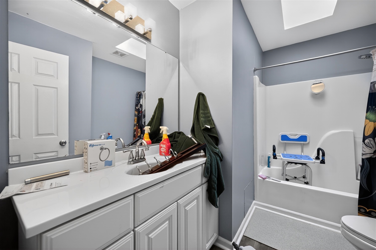 5012 Forest Side Drive, Flint, MI, 48532-2326