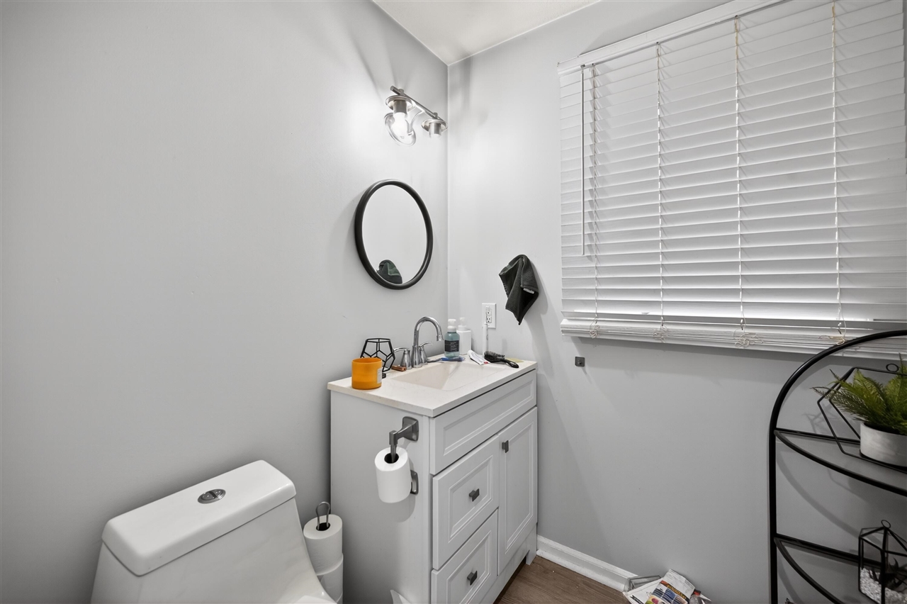 5012 Forest Side Drive, Flint, MI, 48532-2326