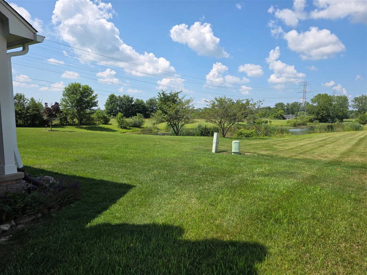 3rd image of 31637 Beaver Cir, New Boston, MI 48164 | MLS# 70523449