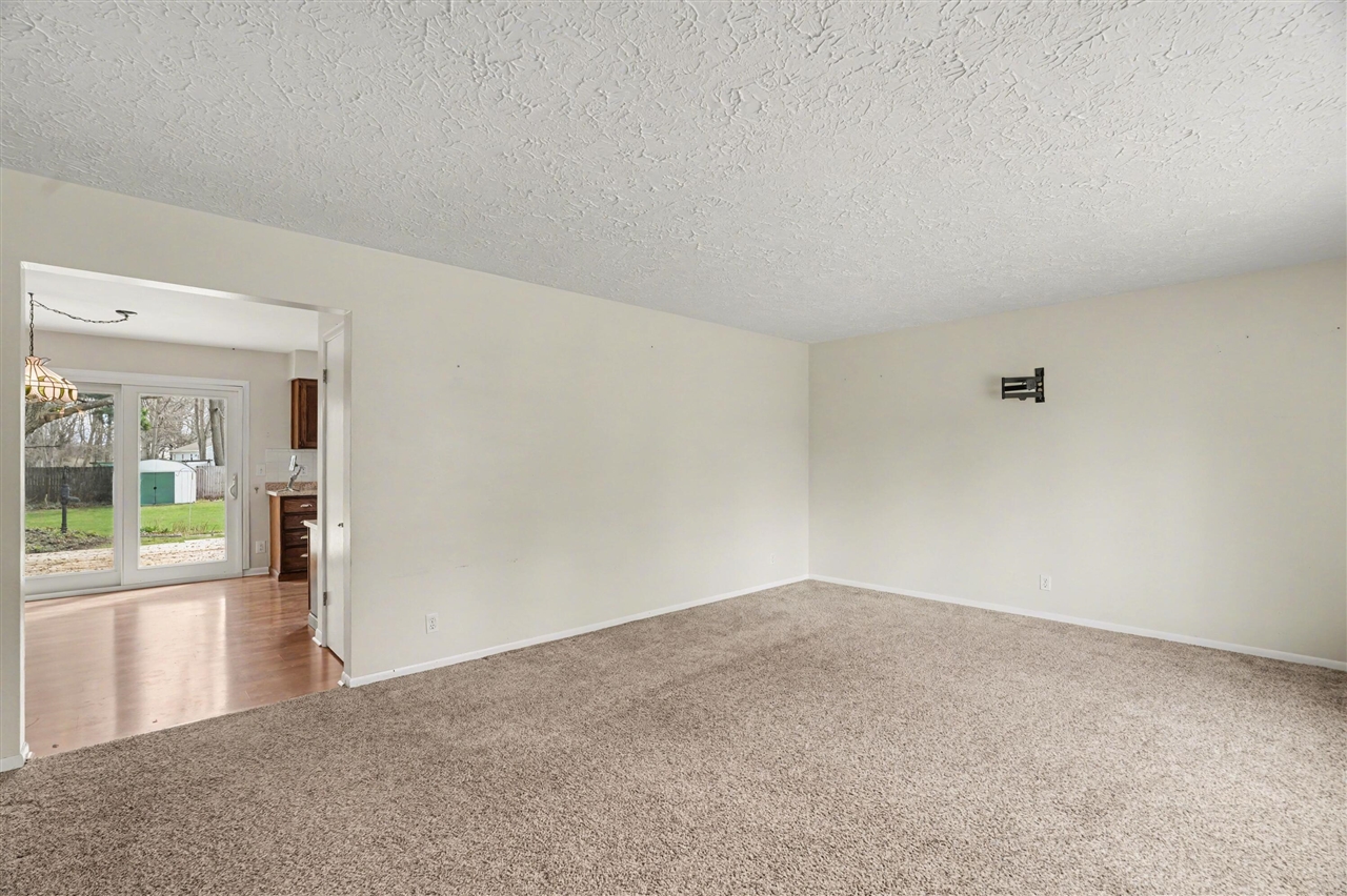 7033 S 12th Street, Portage, MI, 49024-3804