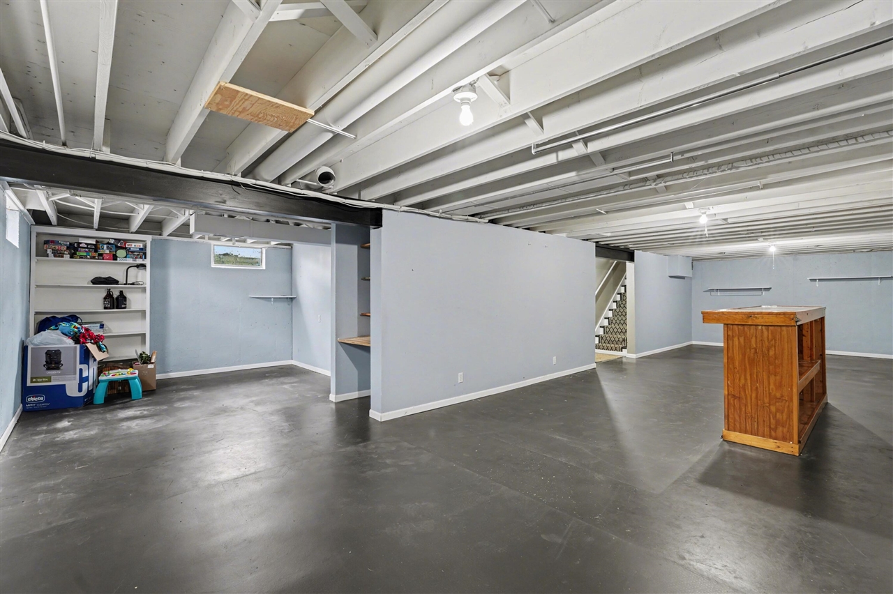 7033 S 12th Street, Portage, MI, 49024-3804