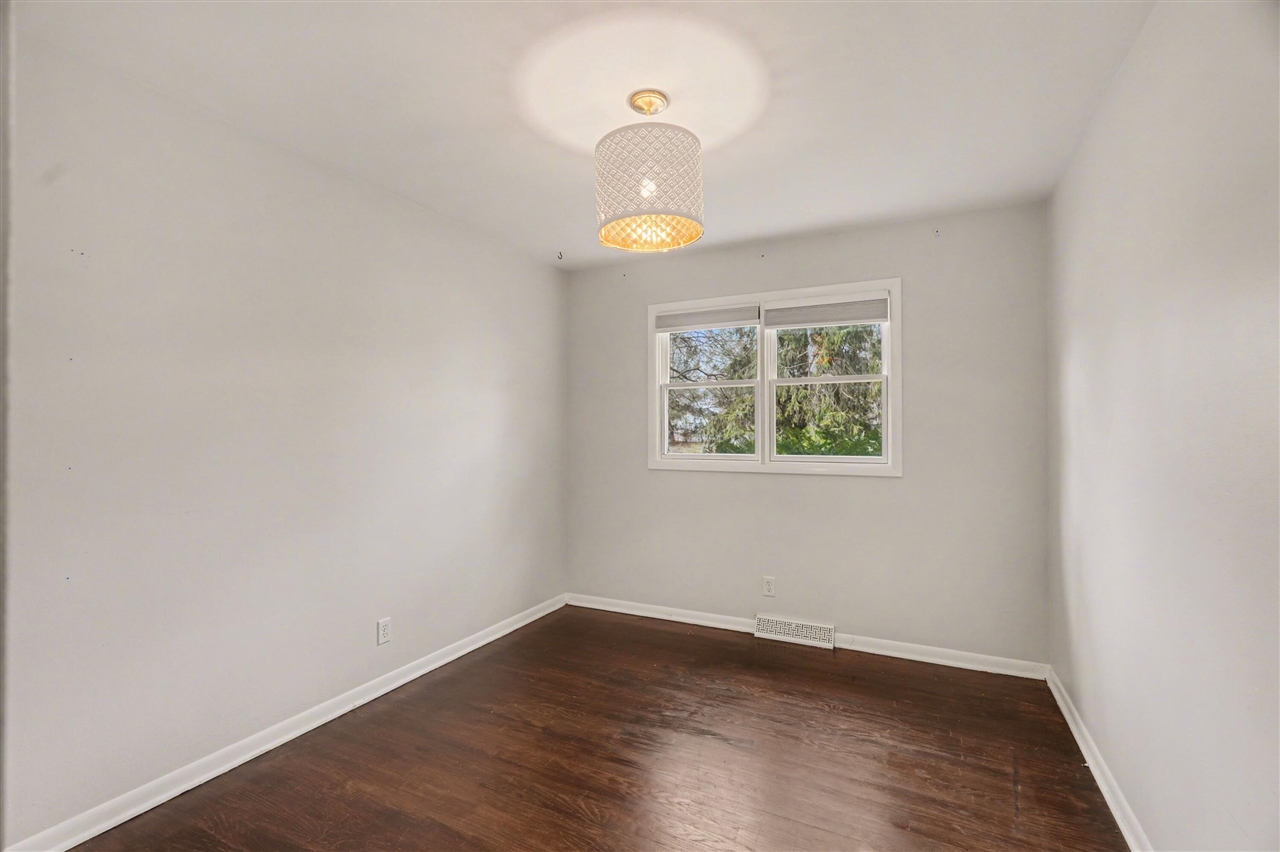 7033 S 12th Street, Portage, MI, 49024-3804