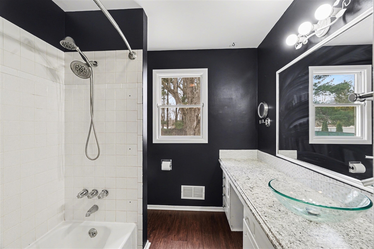 7033 S 12th Street, Portage, MI, 49024-3804