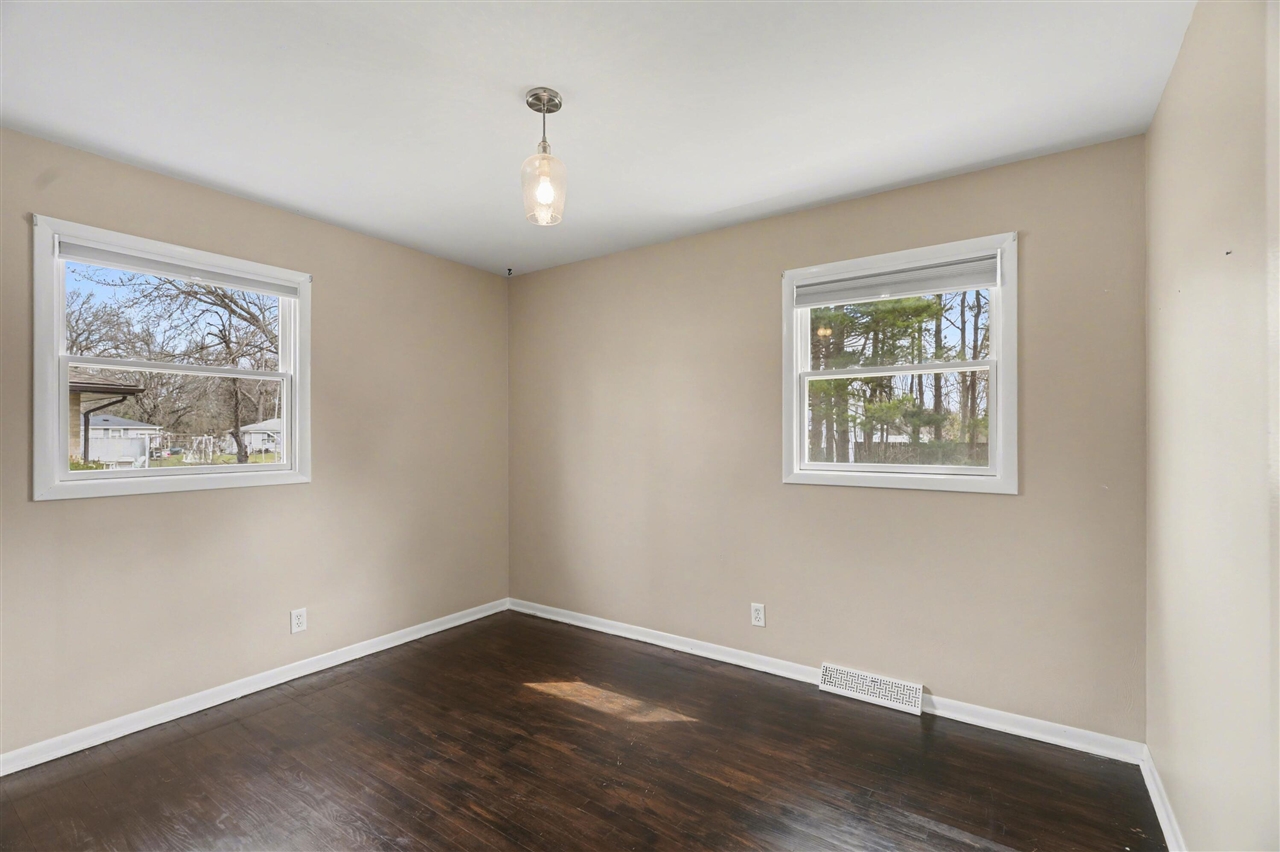 7033 S 12th Street, Portage, MI, 49024-3804