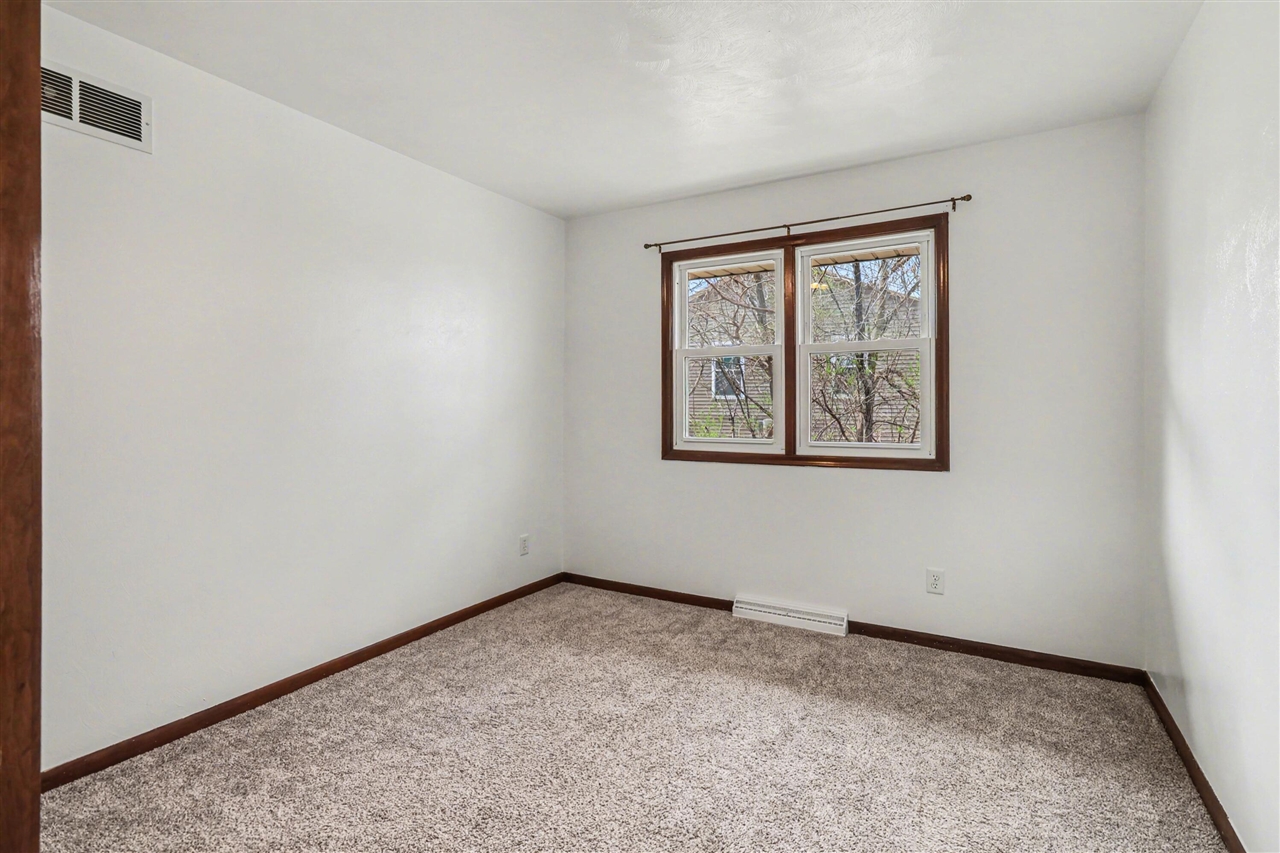 5381 Thayer Avenue, Kalamazoo, MI, 49004-1933