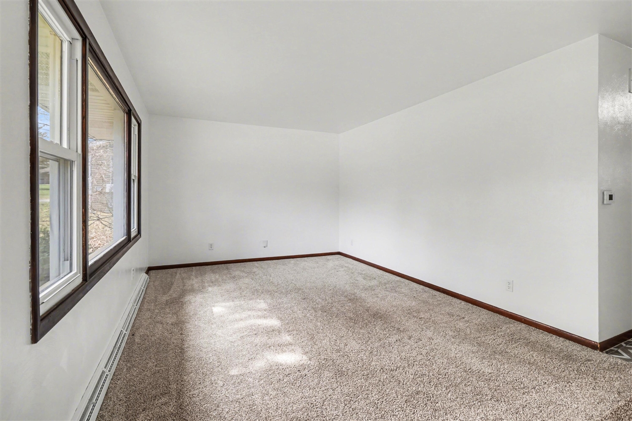 5381 Thayer Avenue, Kalamazoo, MI, 49004-1933