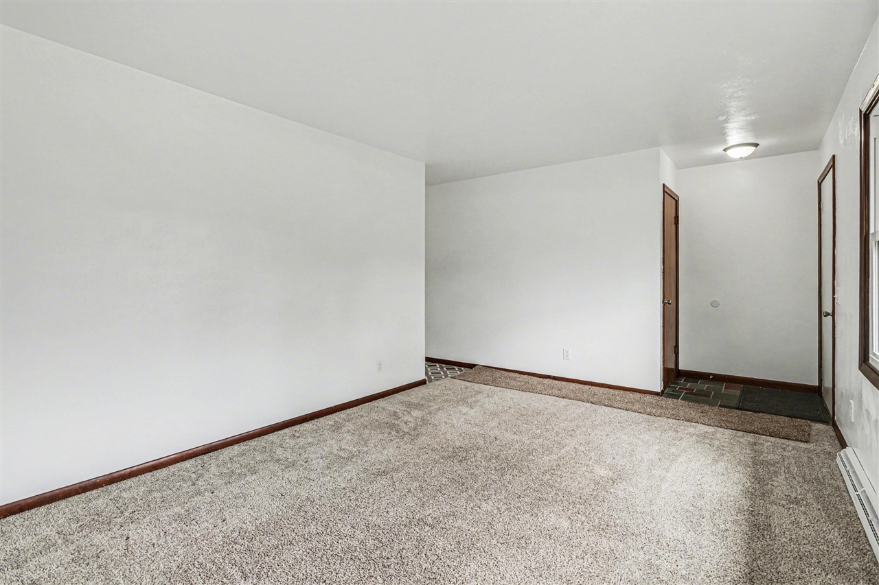 5381 Thayer Avenue, Kalamazoo, MI, 49004-1933