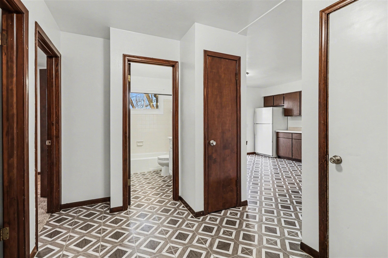 5381 Thayer Avenue, Kalamazoo, MI, 49004-1933