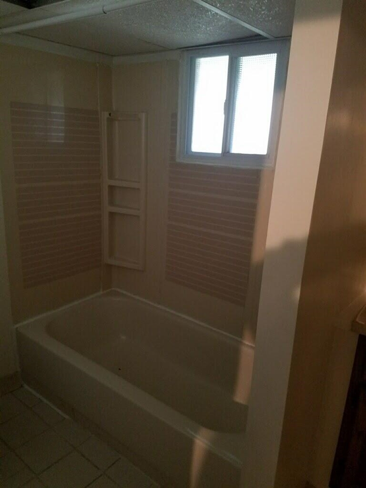 840 Superior Boulevard, Wyandotte, MI, 48192-5077