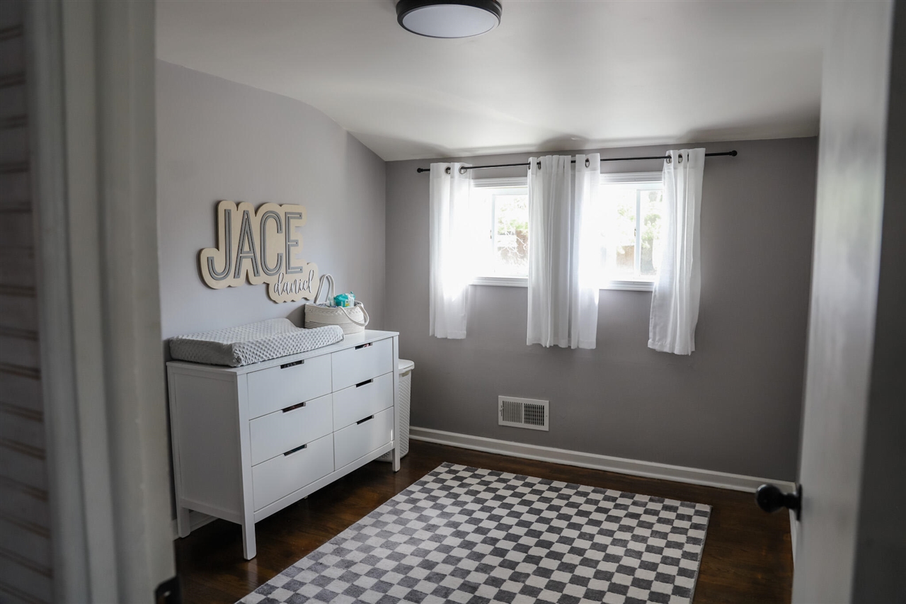 613 Hillcrest Road, Paw Paw, MI, 49079-1710