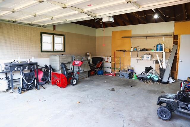 613 Hillcrest Road, Paw Paw, MI, 49079-1710