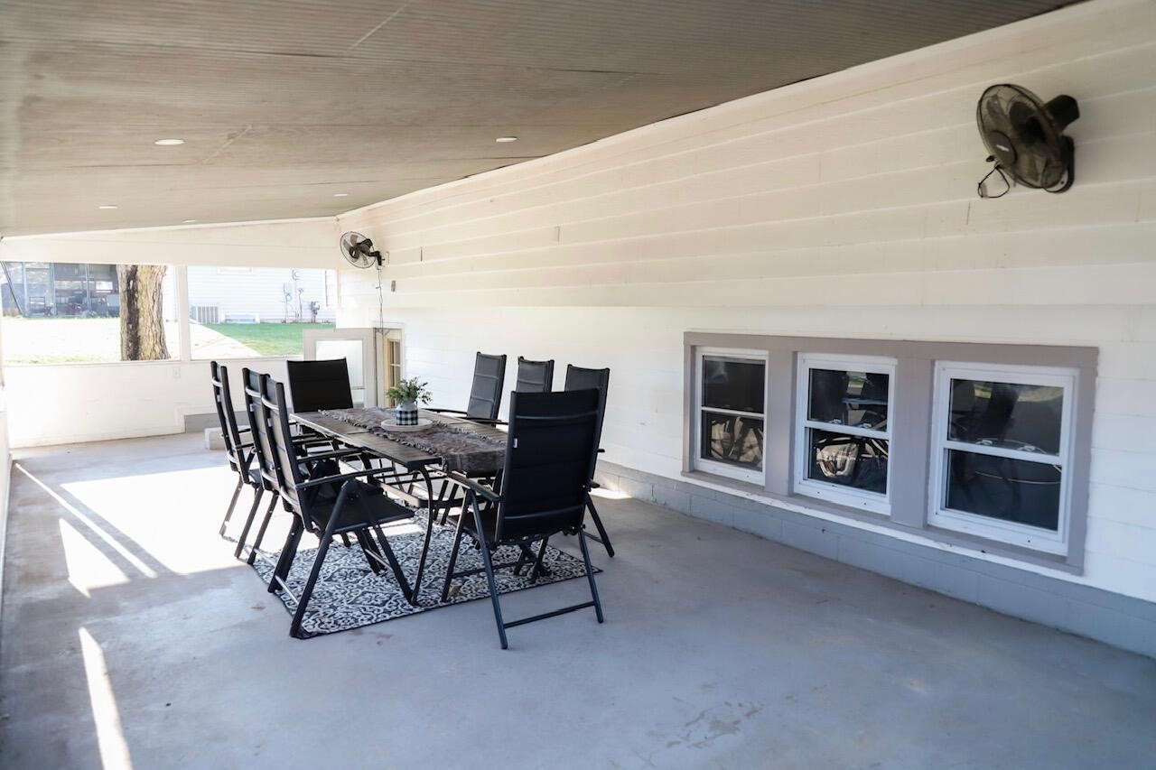 613 Hillcrest Road, Paw Paw, MI, 49079-1710