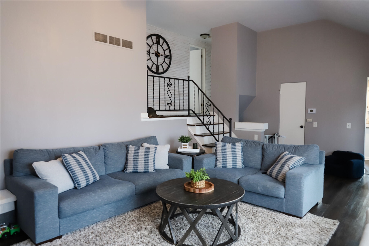 613 Hillcrest Road, Paw Paw, MI, 49079-1710