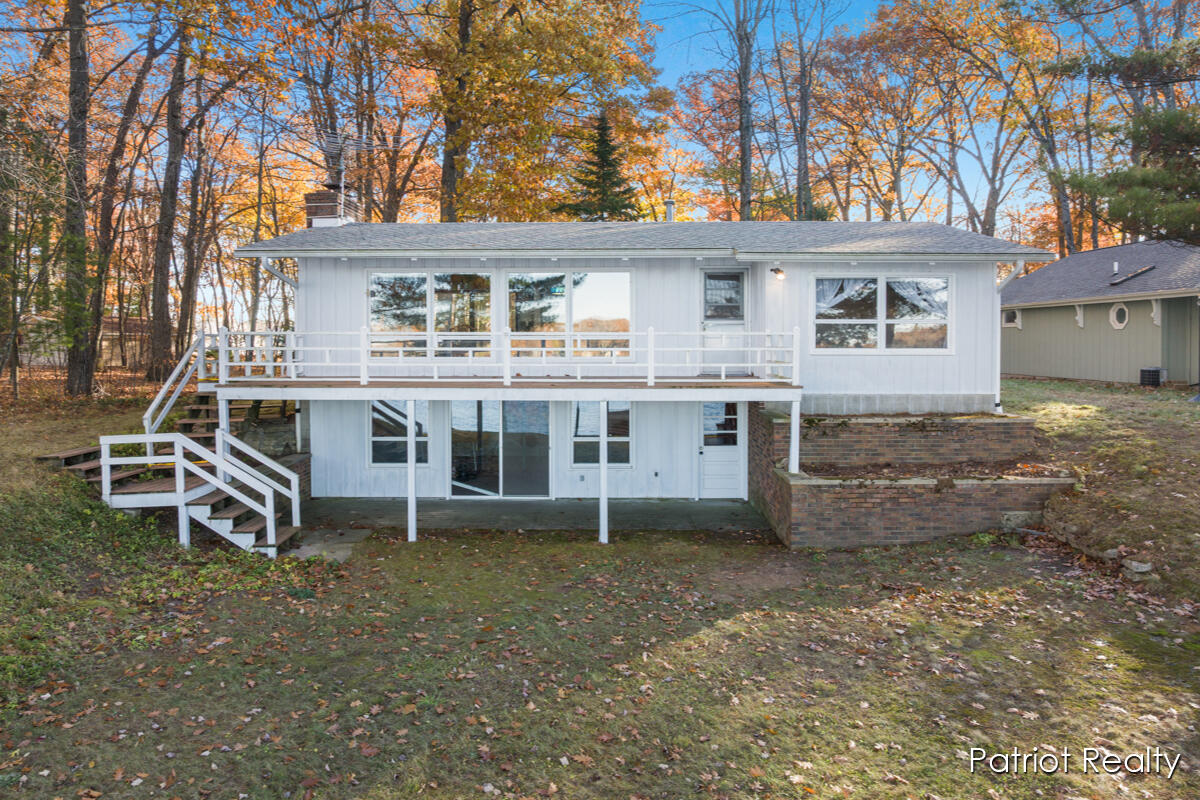 8995 Deer Point Drive, Newaygo, MI, 49337-9206