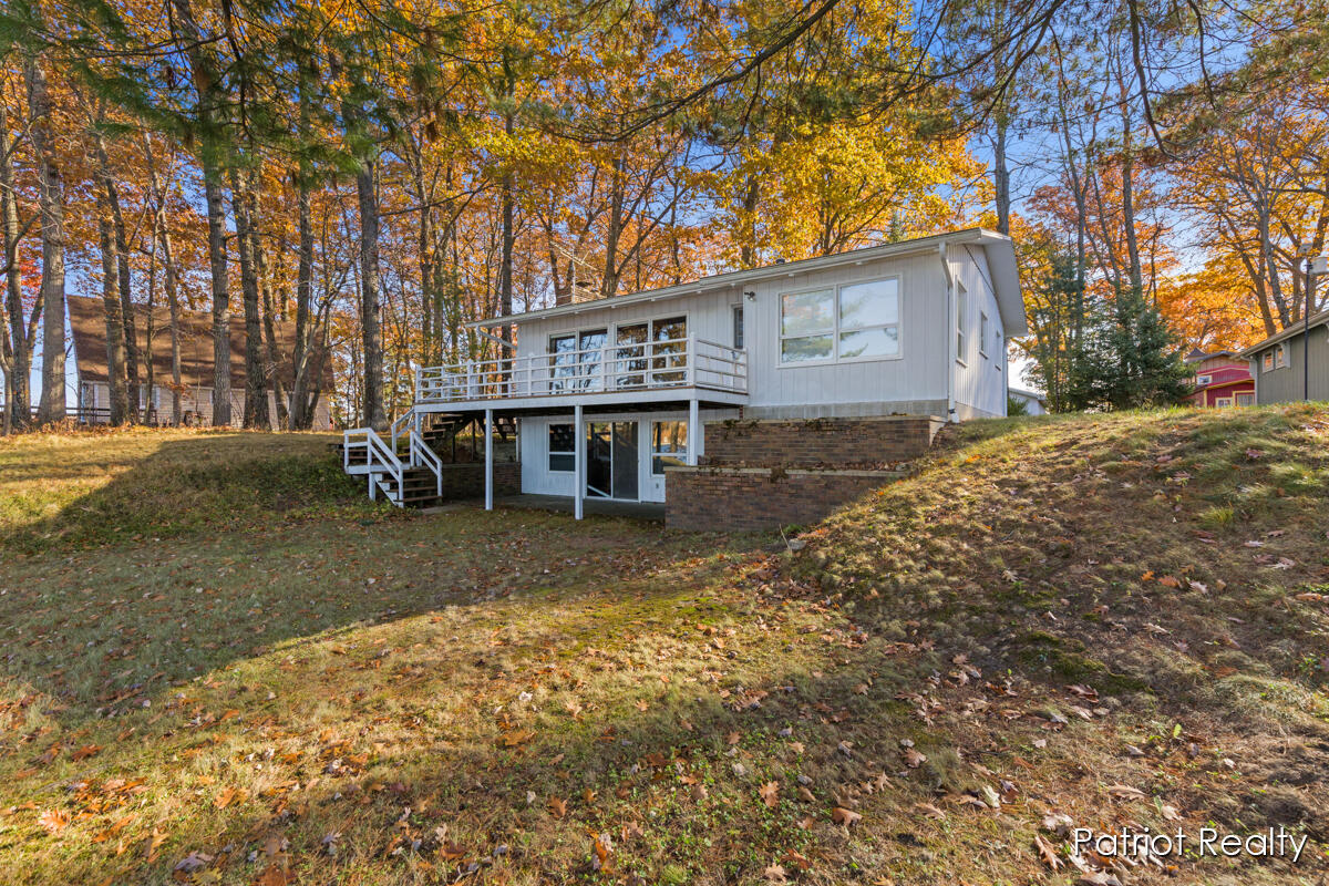 8995 Deer Point Drive, Newaygo, MI, 49337-9206
