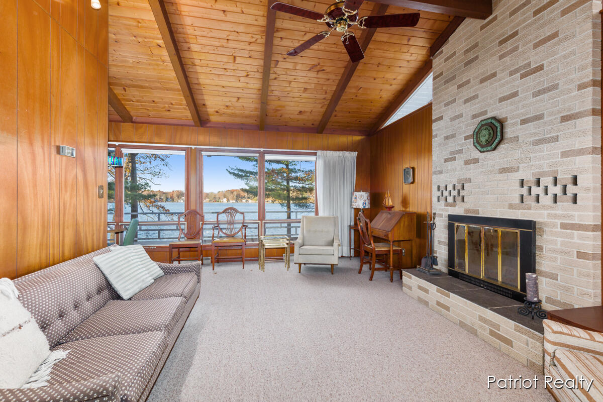 8995 Deer Point Drive, Newaygo, MI, 49337-9206