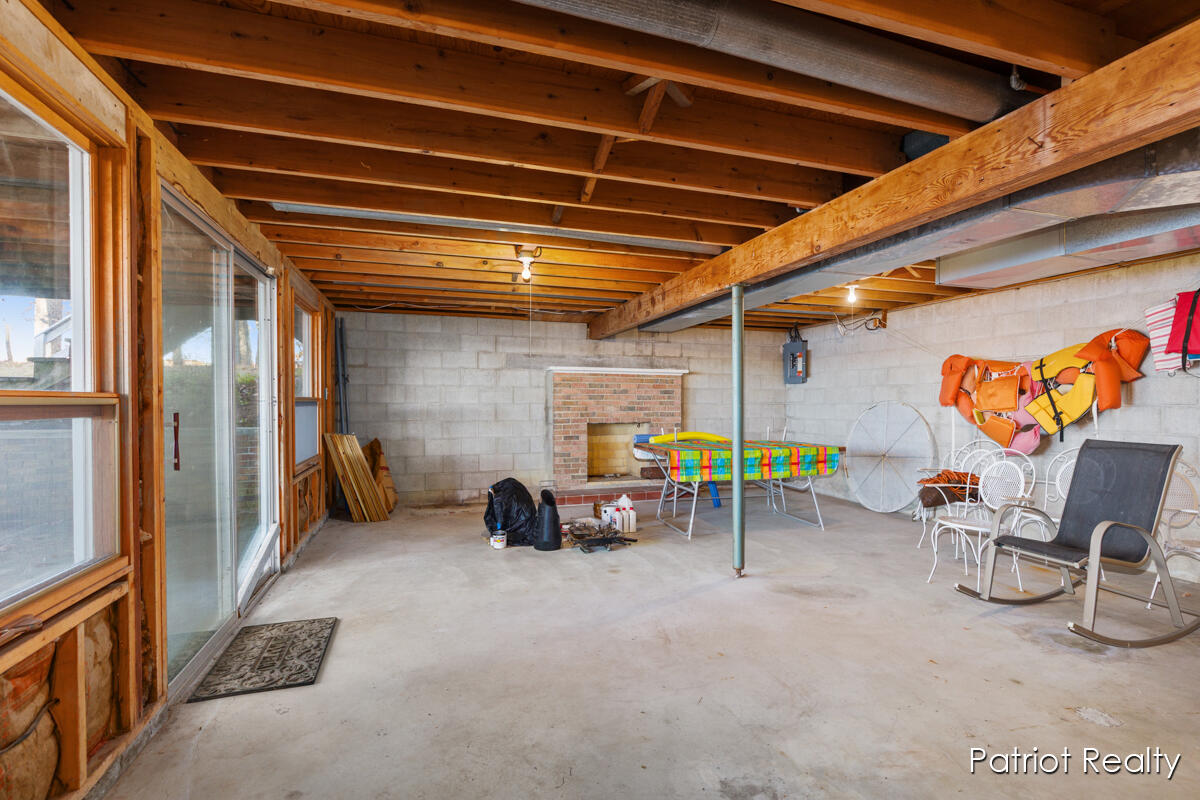 8995 Deer Point Drive, Newaygo, MI, 49337-9206