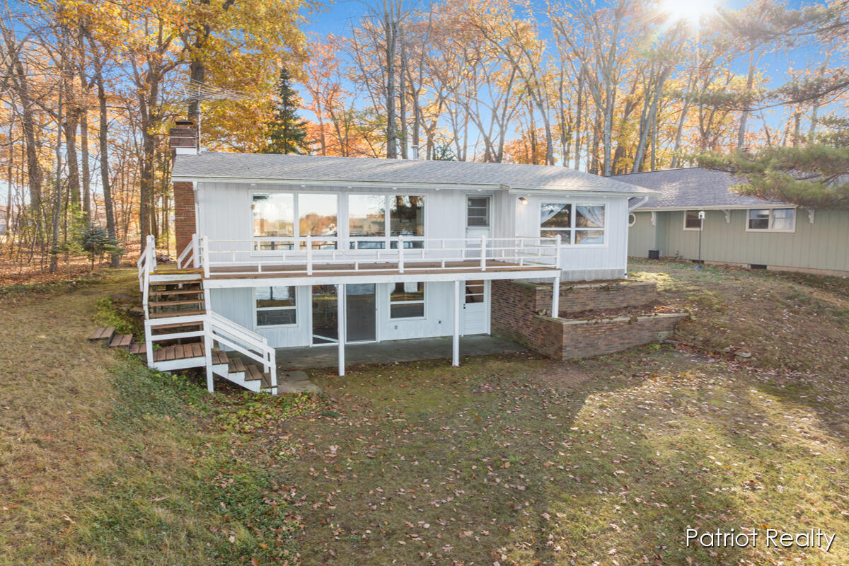 8995 Deer Point Drive, Newaygo, MI, 49337-9206