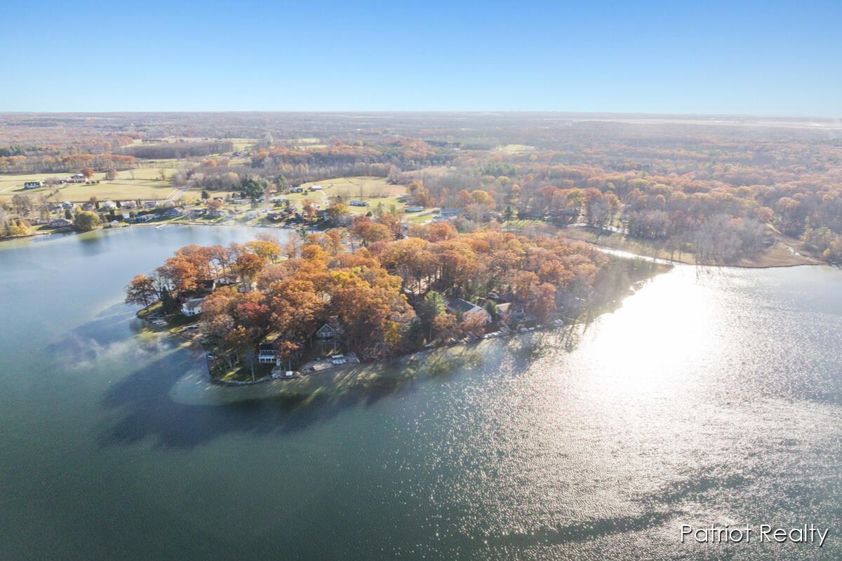 8995 Deer Point Drive, Newaygo, MI, 49337-9206