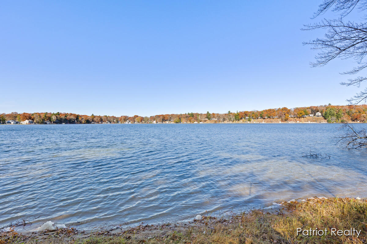 8995 Deer Point Drive, Newaygo, MI, 49337-9206