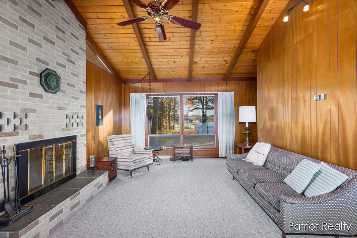 8995 Deer Point Drive, Newaygo, MI, 49337-9206