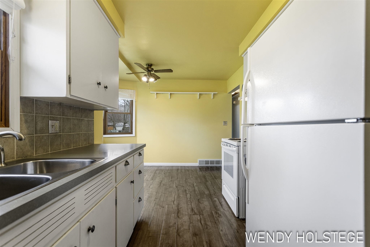 306 N 145th Avenue, Holland, MI, 49424-6448