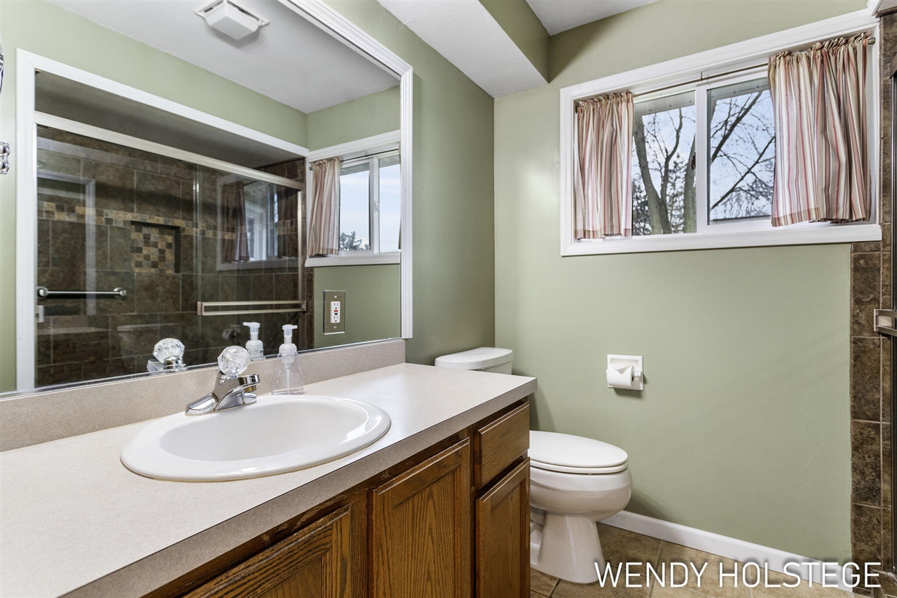 306 N 145th Avenue, Holland, MI, 49424-6448