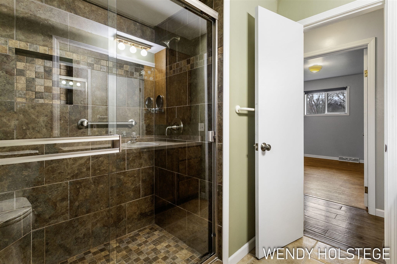 306 N 145th Avenue, Holland, MI, 49424-6448