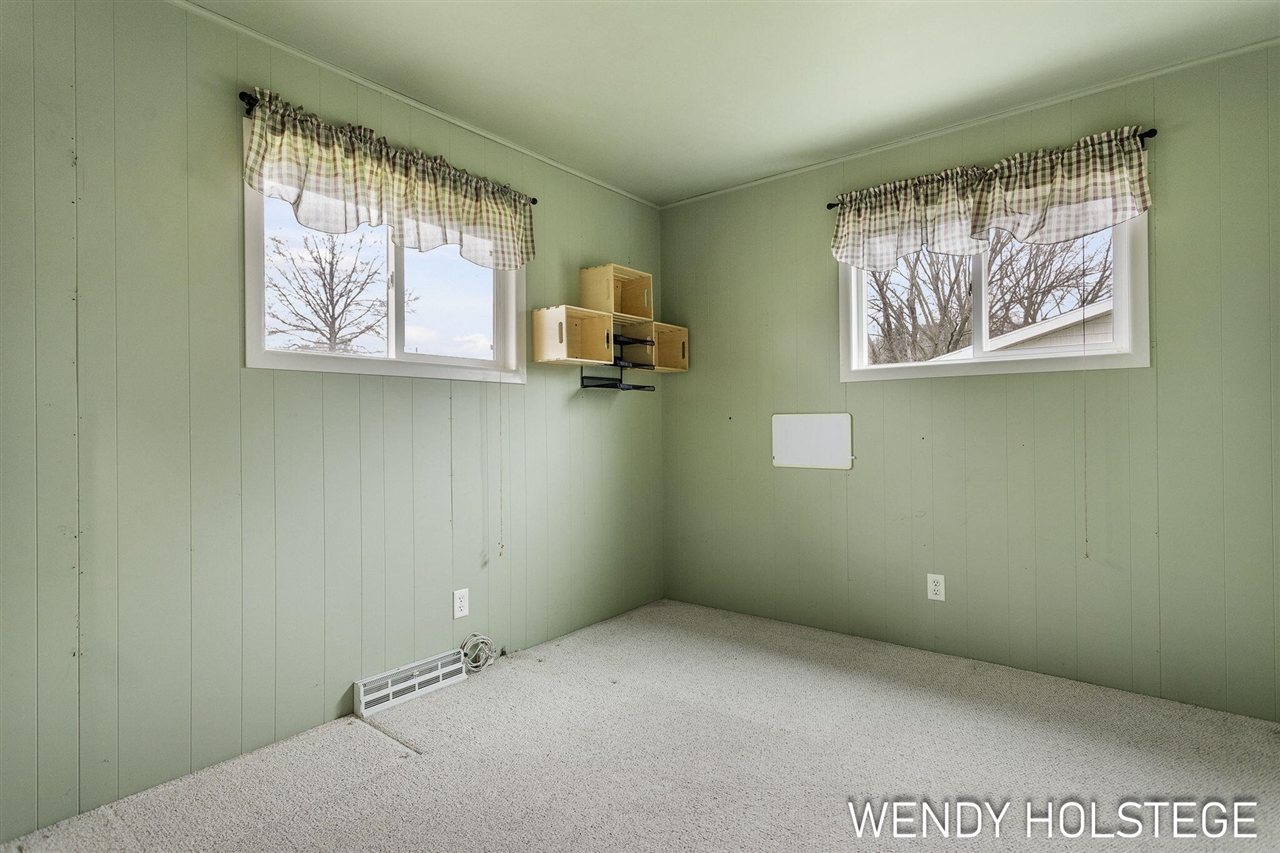 306 N 145th Avenue, Holland, MI, 49424-6448