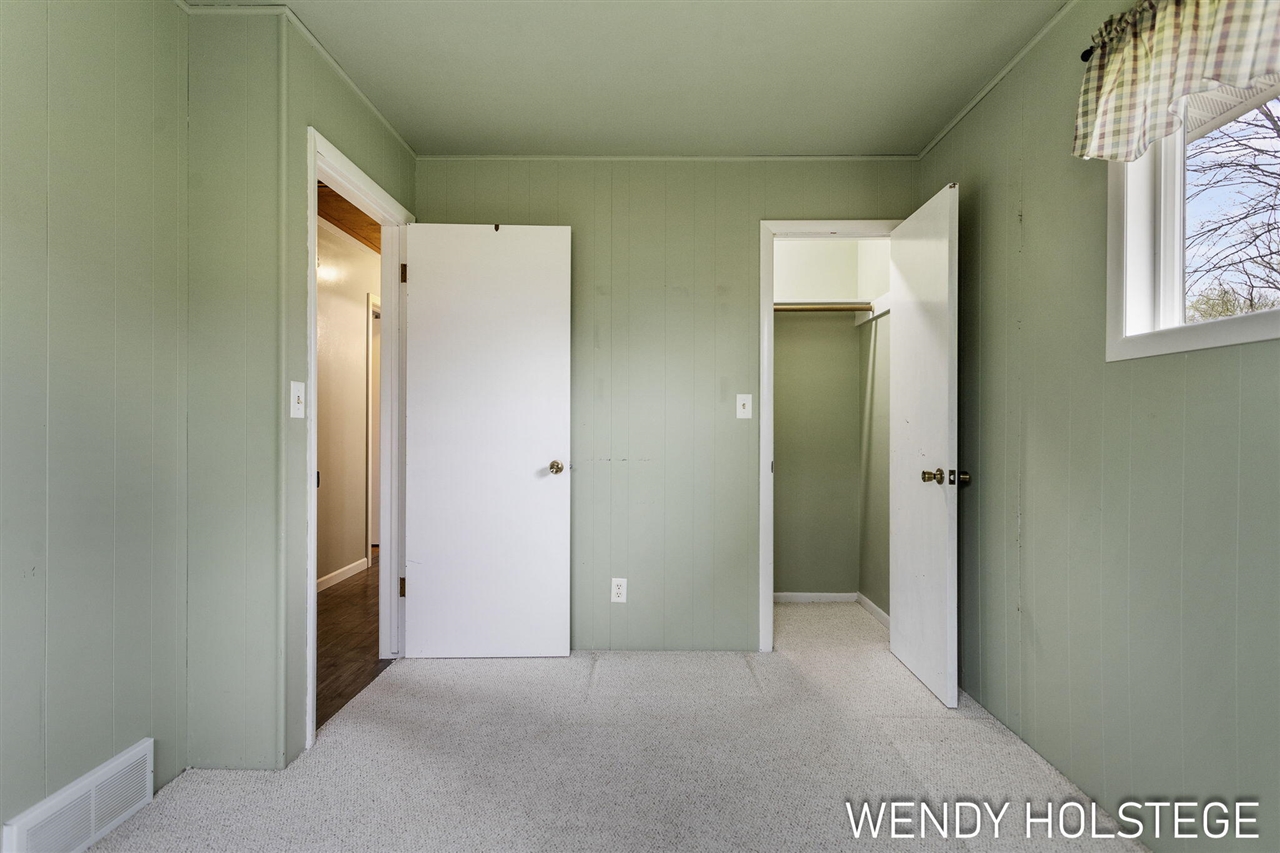 306 N 145th Avenue, Holland, MI, 49424-6448