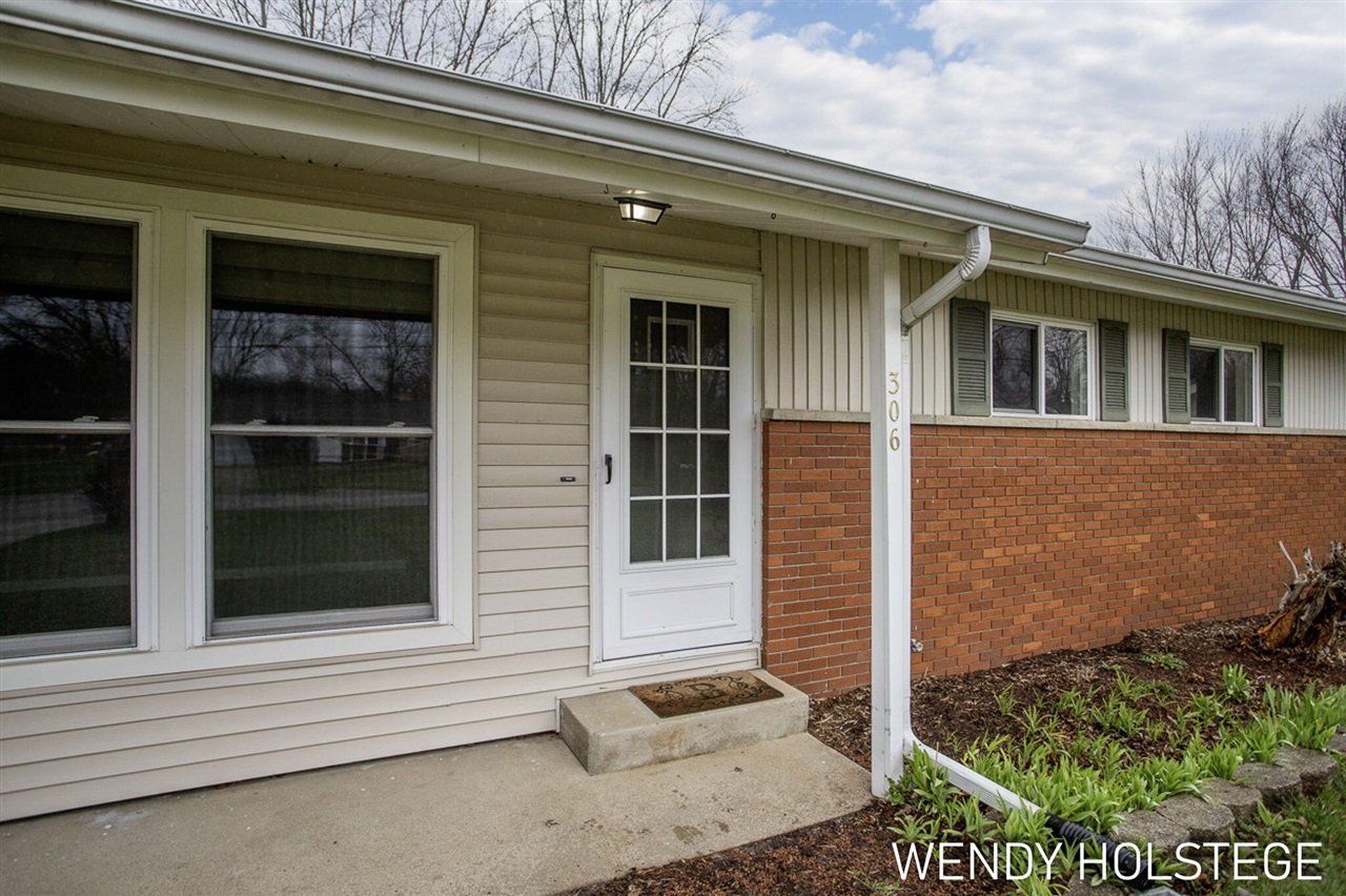 306 N 145th Avenue, Holland, MI, 49424-6448