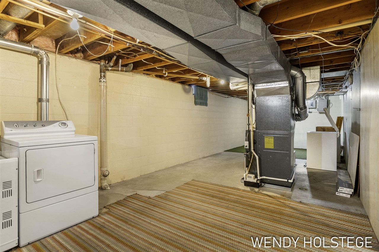 306 N 145th Avenue, Holland, MI, 49424-6448