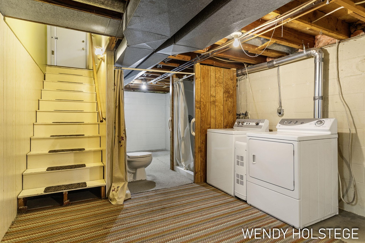 306 N 145th Avenue, Holland, MI, 49424-6448