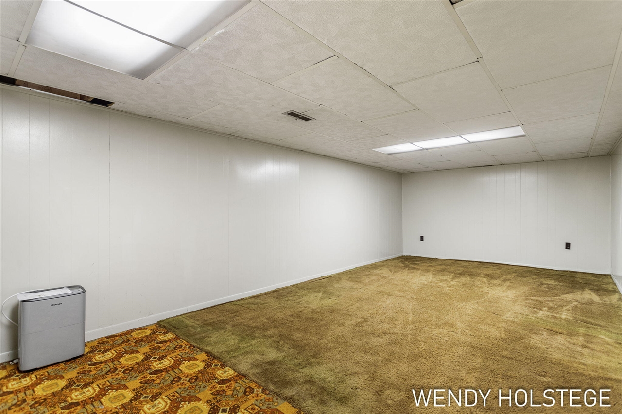 306 N 145th Avenue, Holland, MI, 49424-6448