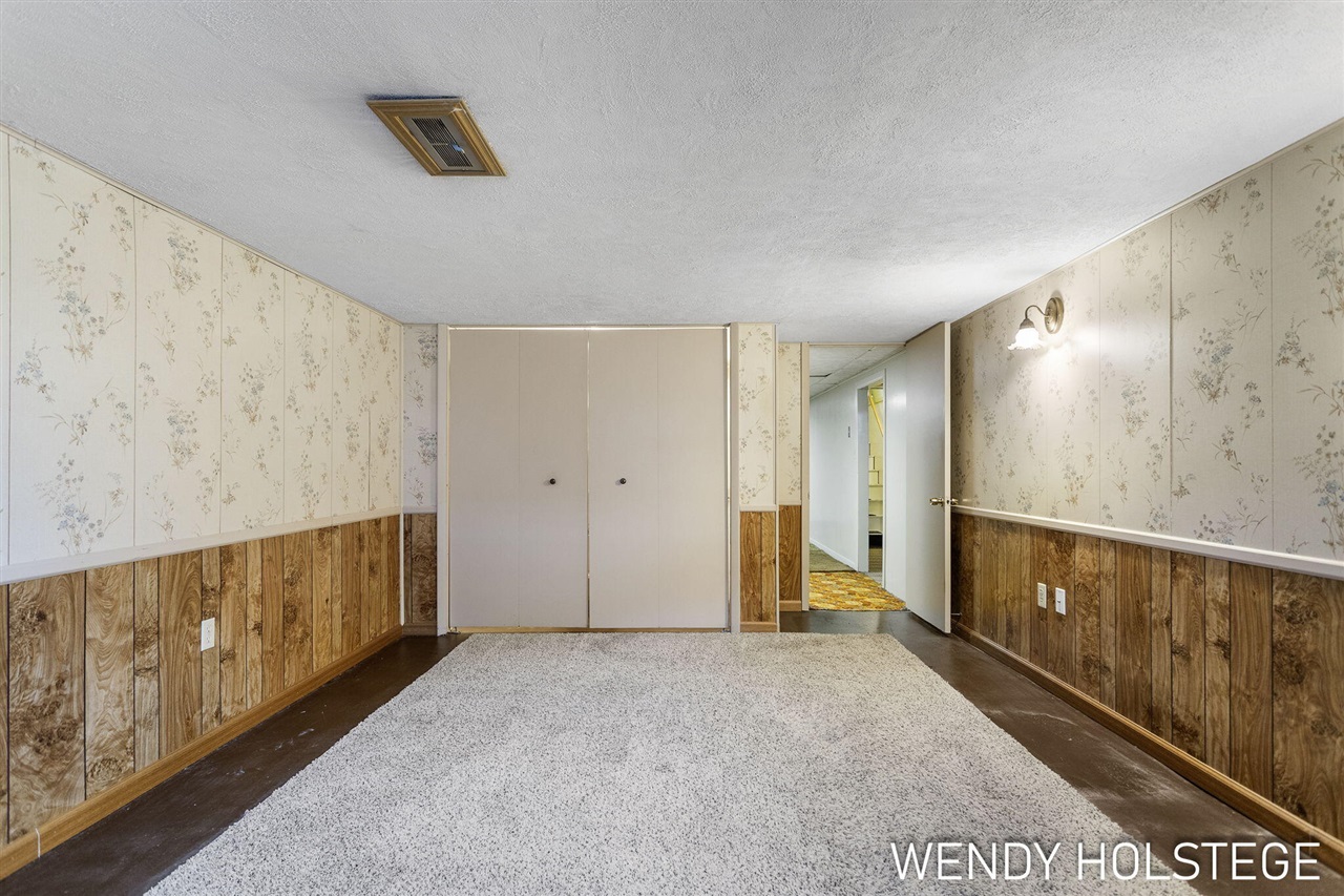 306 N 145th Avenue, Holland, MI, 49424-6448