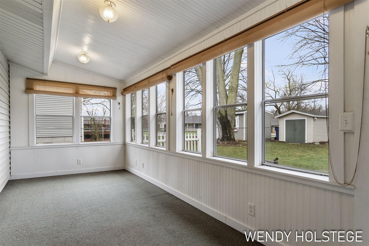 306 N 145th Avenue, Holland, MI, 49424-6448