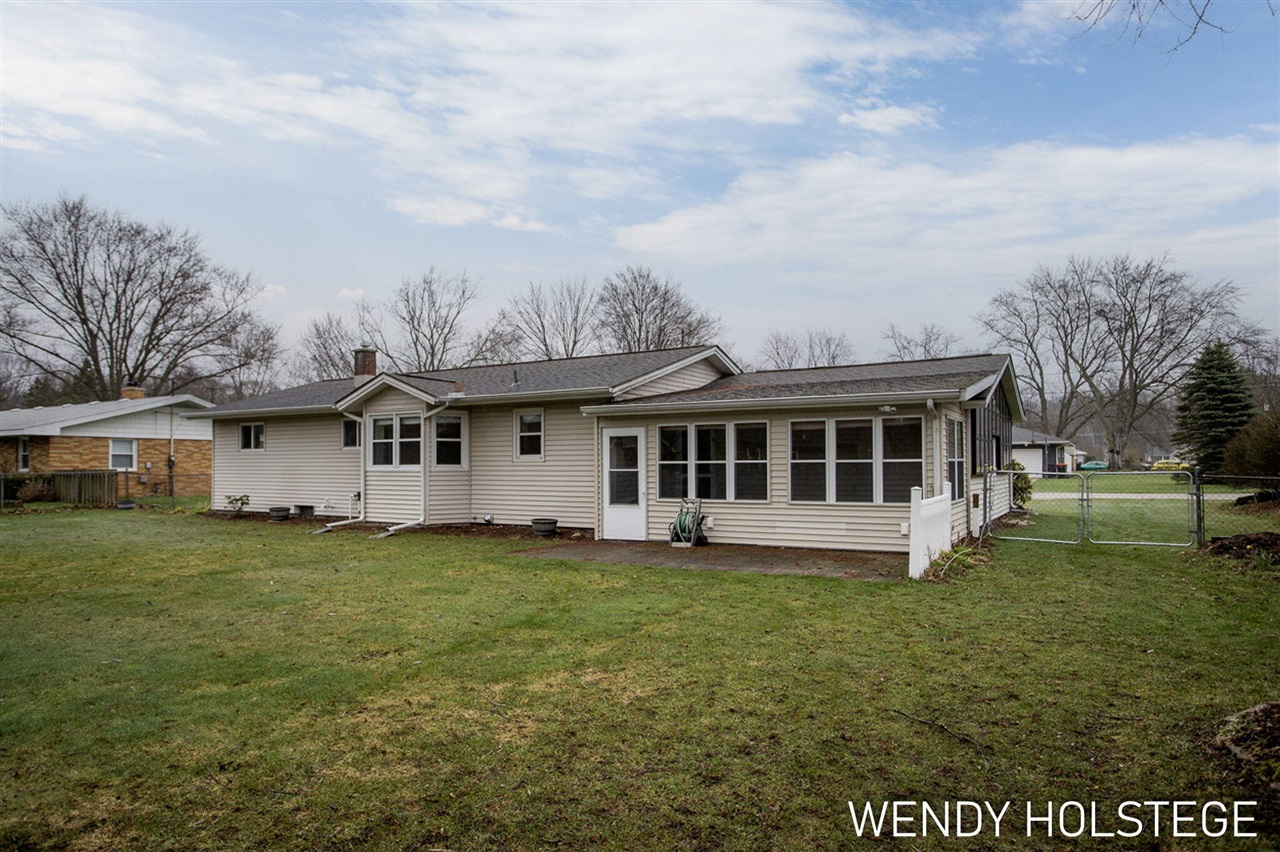 306 N 145th Avenue, Holland, MI, 49424-6448