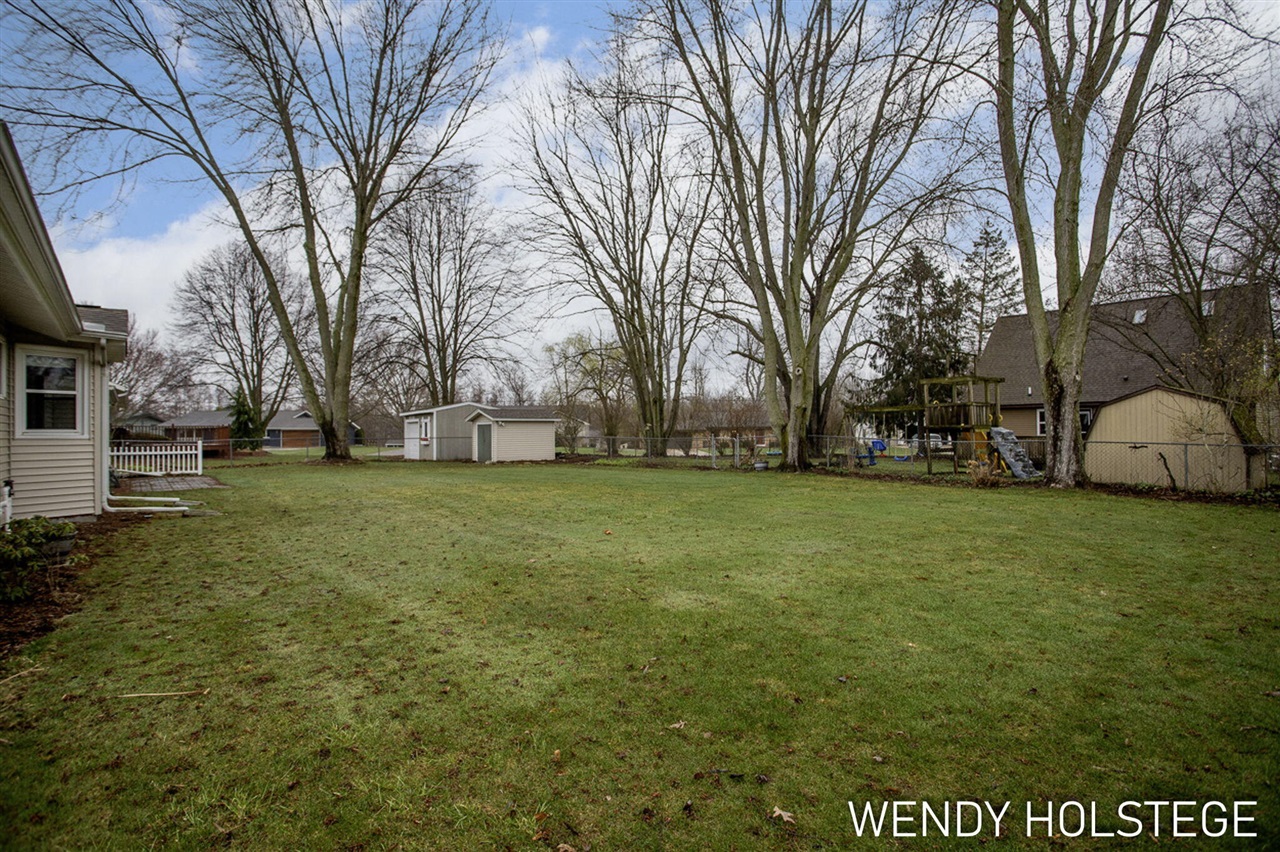 306 N 145th Avenue, Holland, MI, 49424-6448