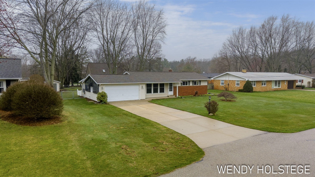 306 N 145th Avenue, Holland, MI, 49424-6448