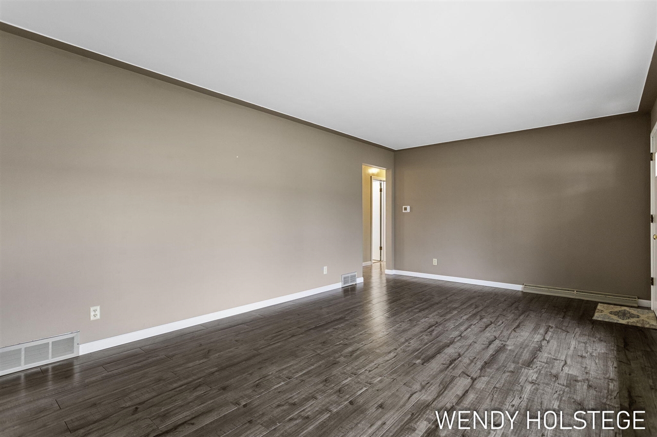 306 N 145th Avenue, Holland, MI, 49424-6448