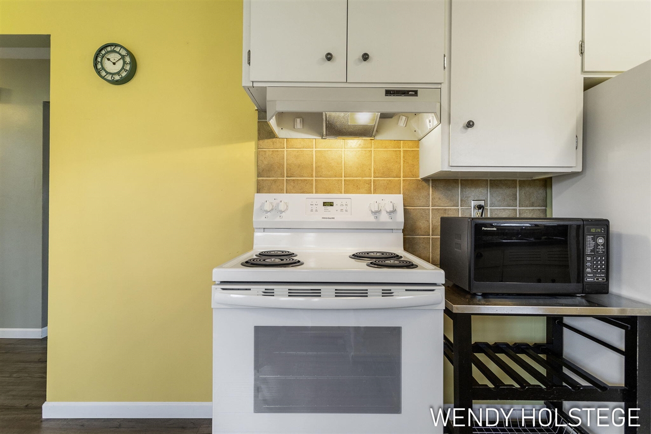 306 N 145th Avenue, Holland, MI, 49424-6448