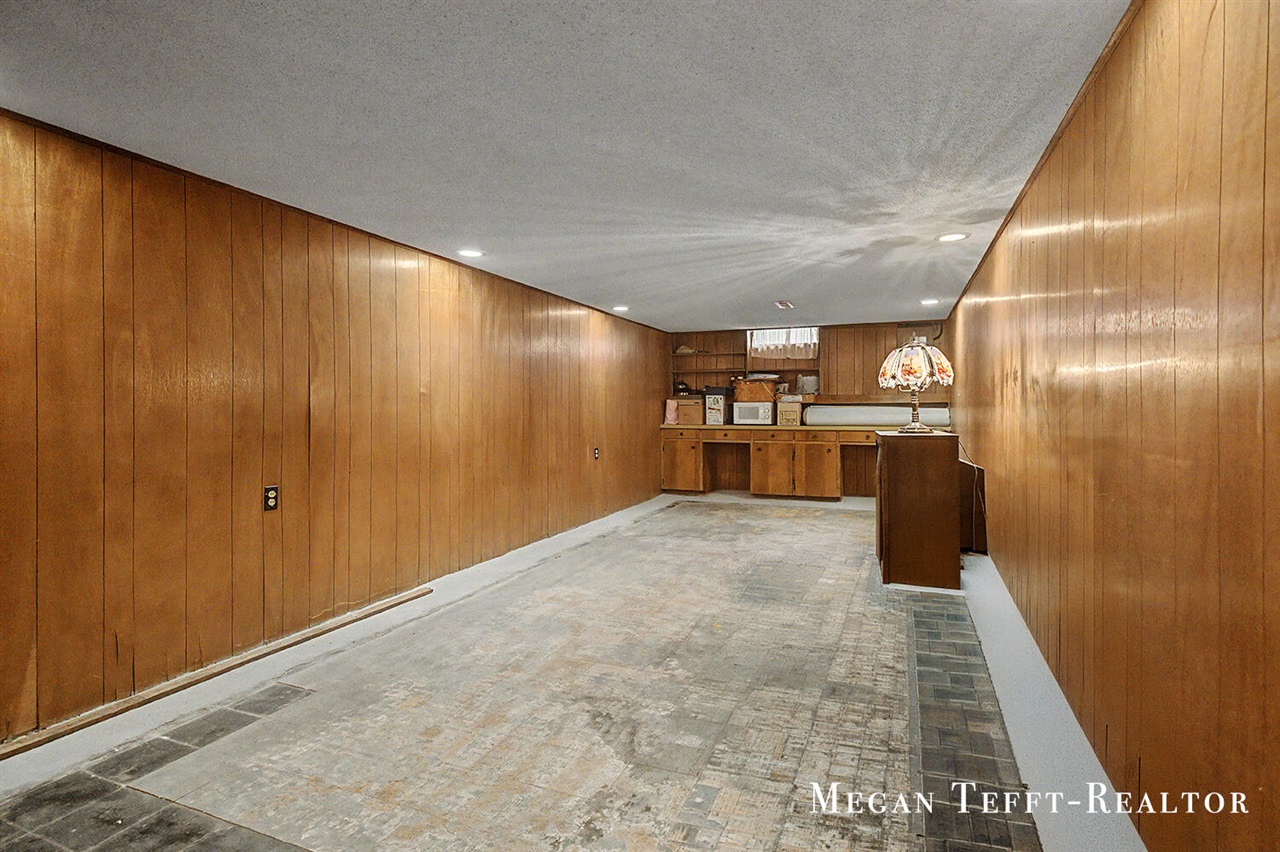 900 Maynard, Grand Rapids, MI, 49504-3659