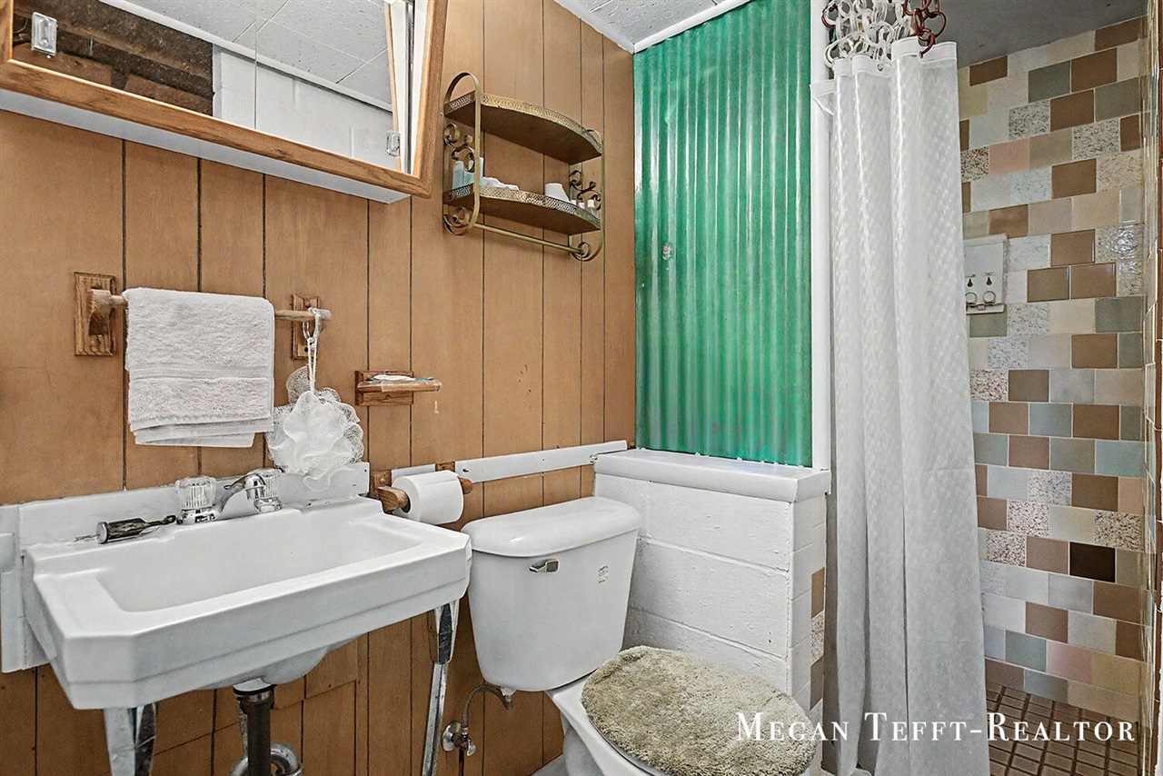 900 Maynard, Grand Rapids, MI, 49504-3659