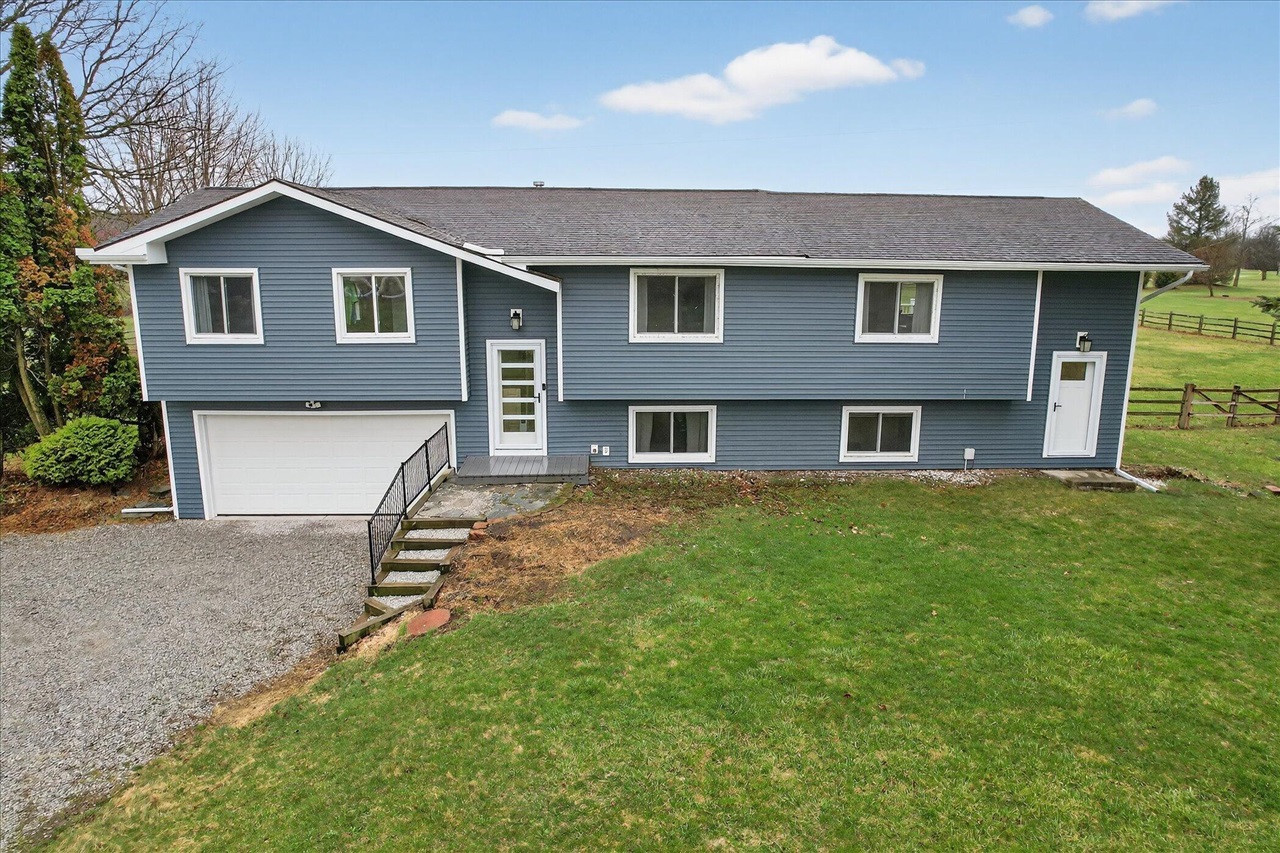 11085 Village Lane, Clinton, MI, 49236