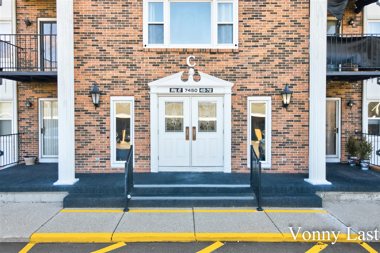 313 W G Avenue, Kalamazoo, MI, 49004-3002